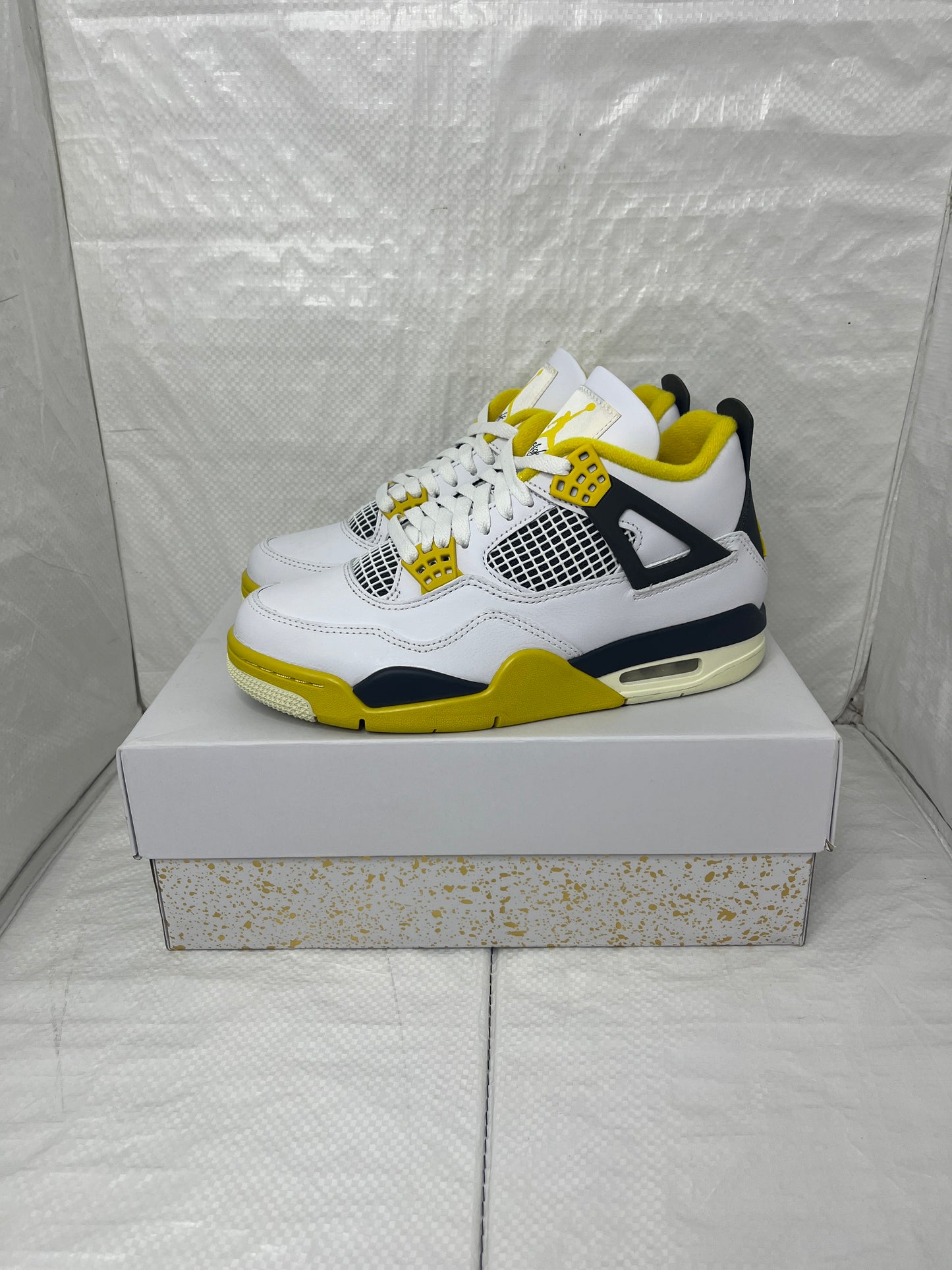 Jordan 4 Retro OG ‘Sulfur' 2025
