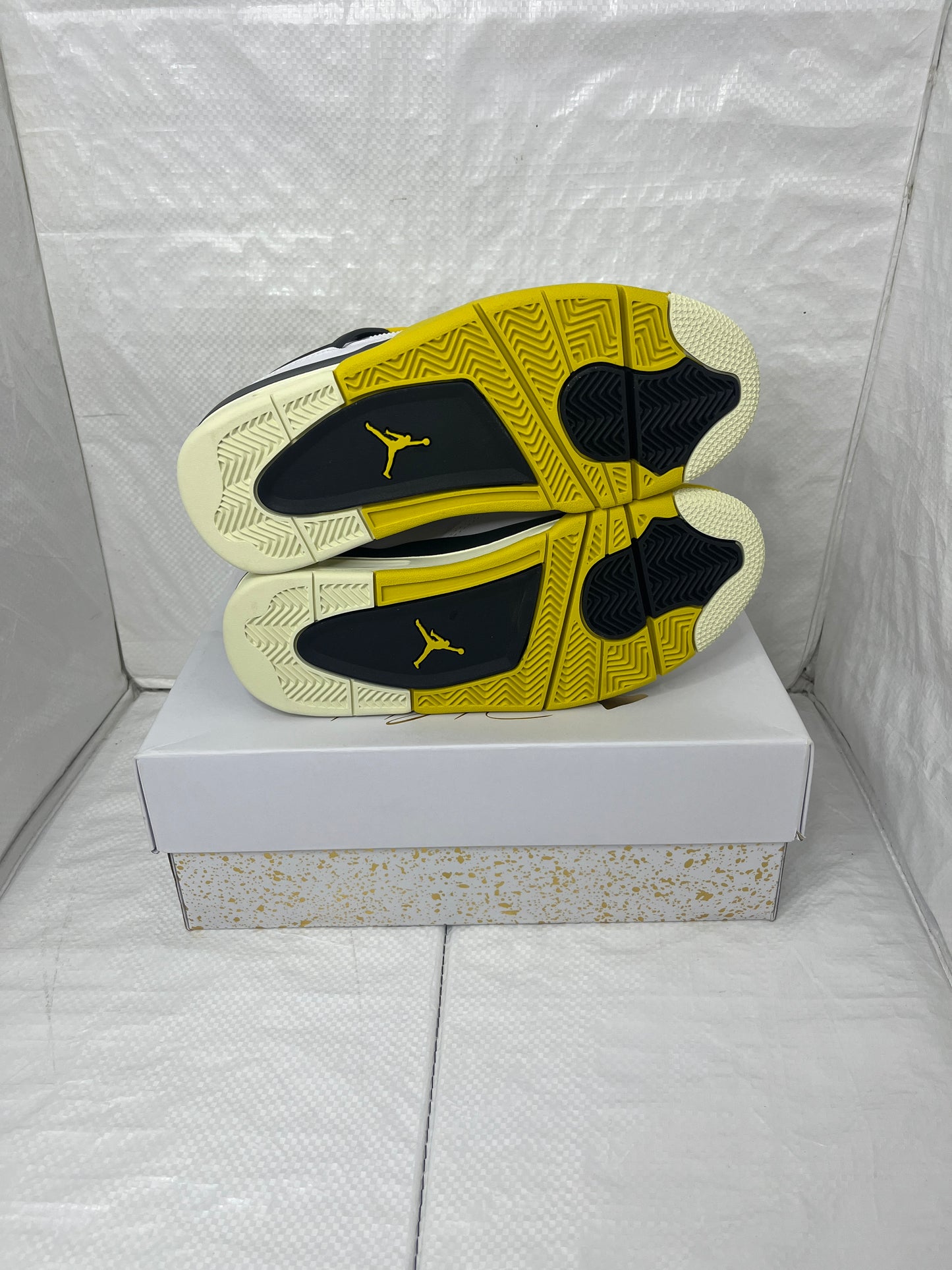 Jordan 4 Retro OG ‘Sulfur' 2025