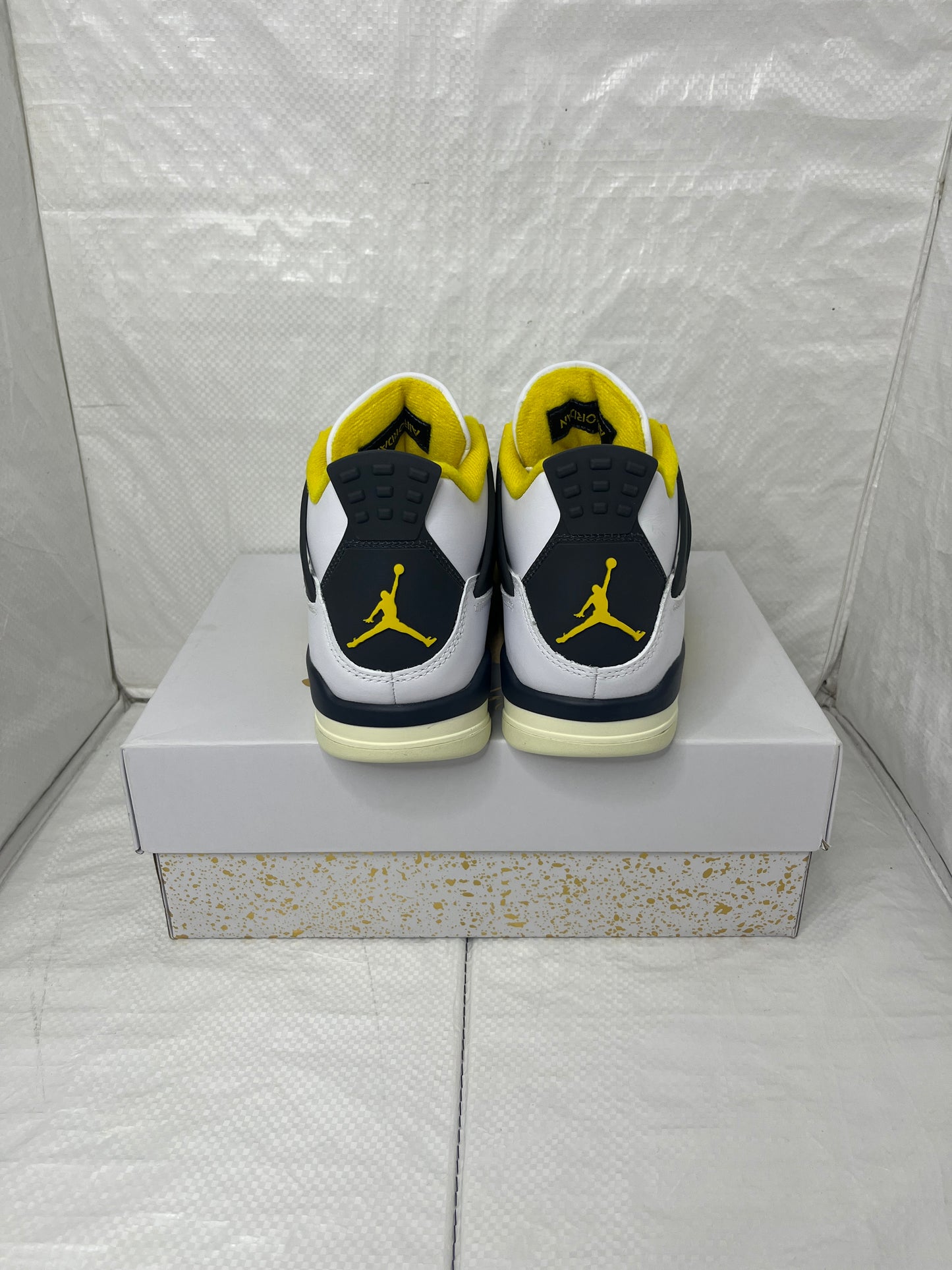 Jordan 4 Retro OG ‘Sulfur' 2025