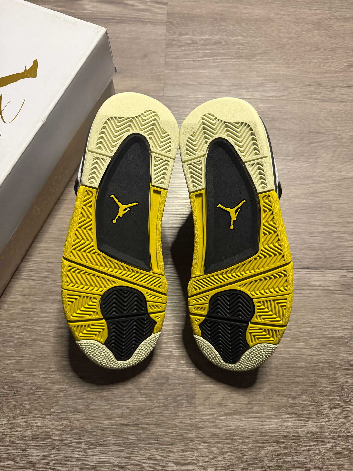 JORDAN 4 RETRO 'VIVID SULFUR'