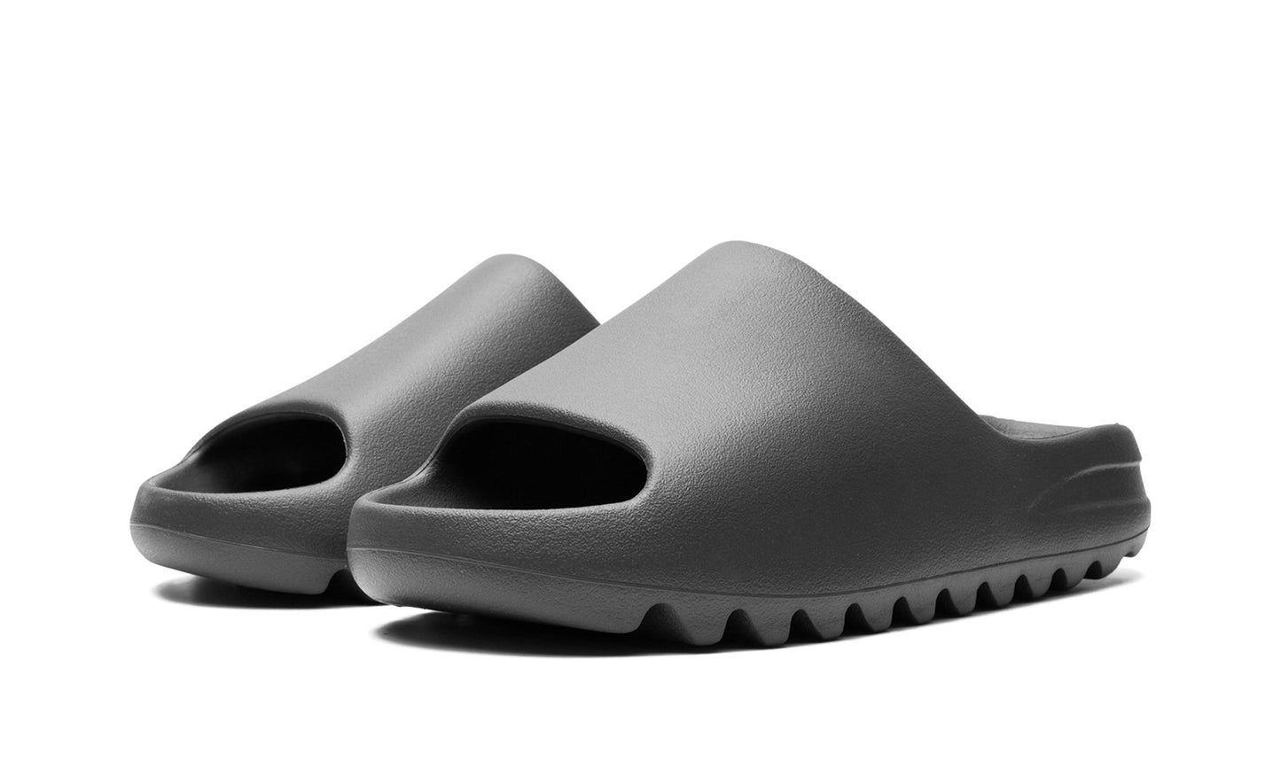 YEEZY SLIDES 'DARK ONYX'