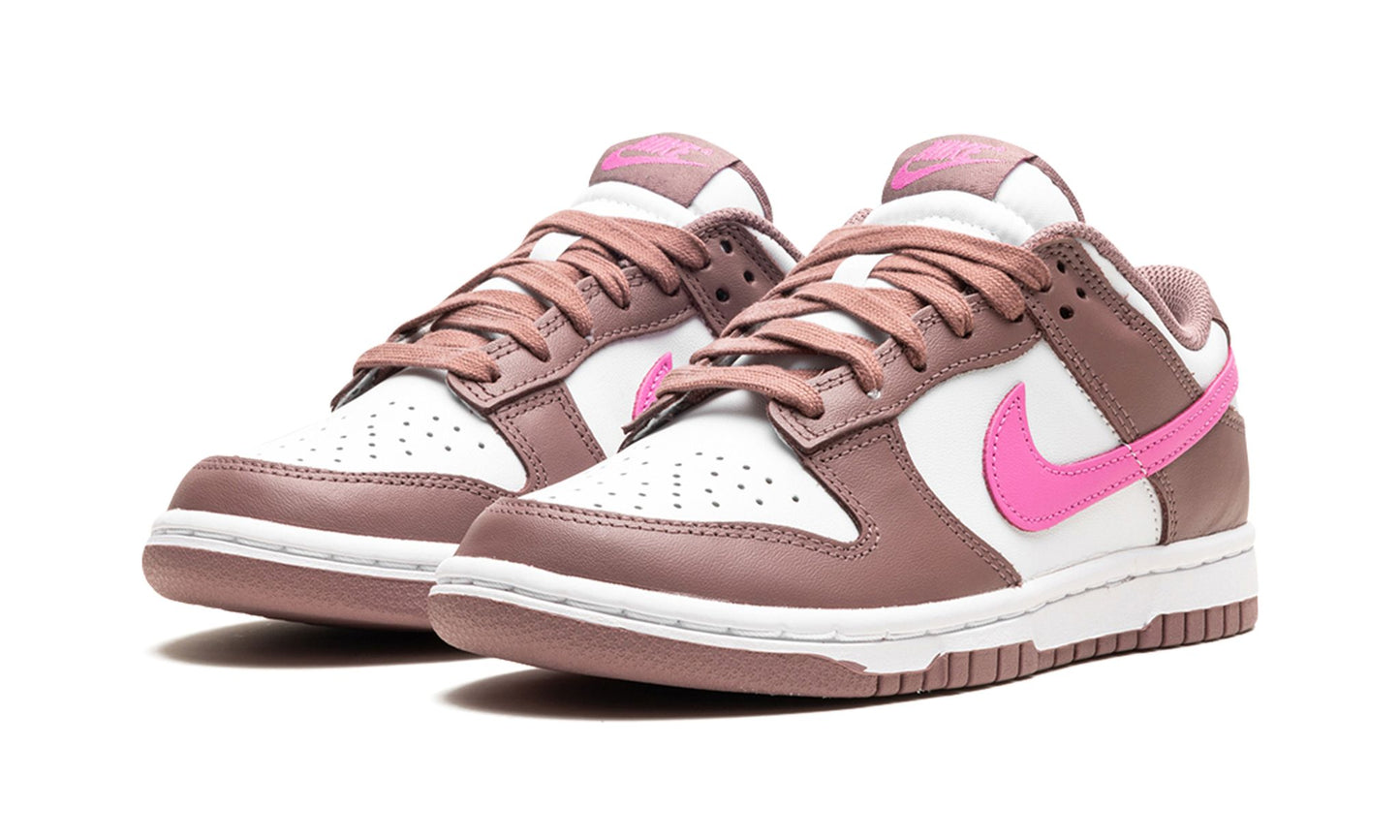 DUNK LOW 'SMOKEY MAUVE PLAYFUL PINK'